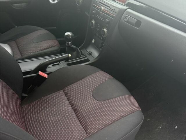 Чорний Мазда 3, об'ємом двигуна 1.6 л та пробігом 280 тис. км за 2400 $, фото 8 на Automoto.ua