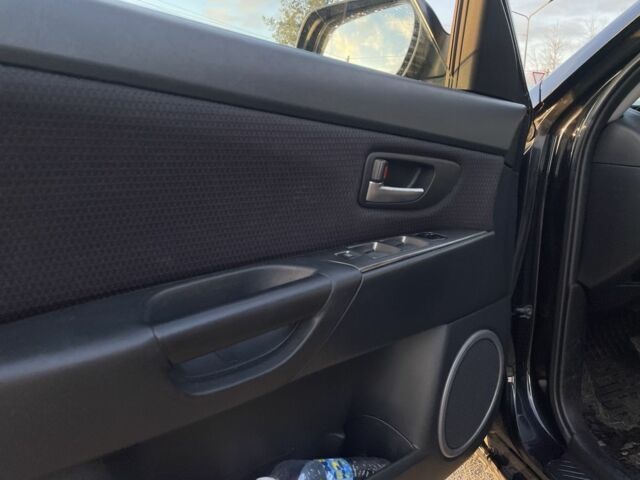 Черный Мазда 3, объемом двигателя 1.6 л и пробегом 360 тыс. км за 3700 $, фото 5 на Automoto.ua