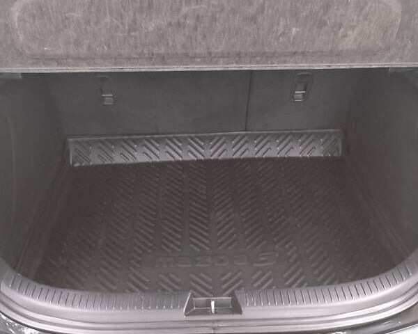 Чорний Мазда 3, об'ємом двигуна 1.6 л та пробігом 207 тис. км за 5200 $, фото 5 на Automoto.ua