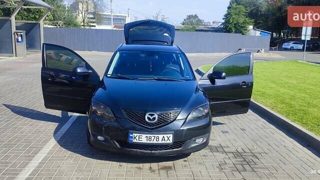 Чорний Мазда 3, об'ємом двигуна 1.6 л та пробігом 215 тис. км за 6500 $, фото 5 на Automoto.ua