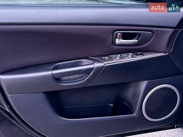 Черный Мазда 3, объемом двигателя 1.6 л и пробегом 197 тыс. км за 5700 $, фото 12 на Automoto.ua