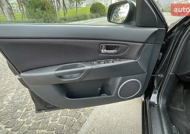 Черный Мазда 3, объемом двигателя 2 л и пробегом 220 тыс. км за 6000 $, фото 32 на Automoto.ua