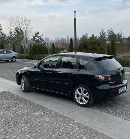Черный Мазда 3, объемом двигателя 2 л и пробегом 220 тыс. км за 6000 $, фото 3 на Automoto.ua