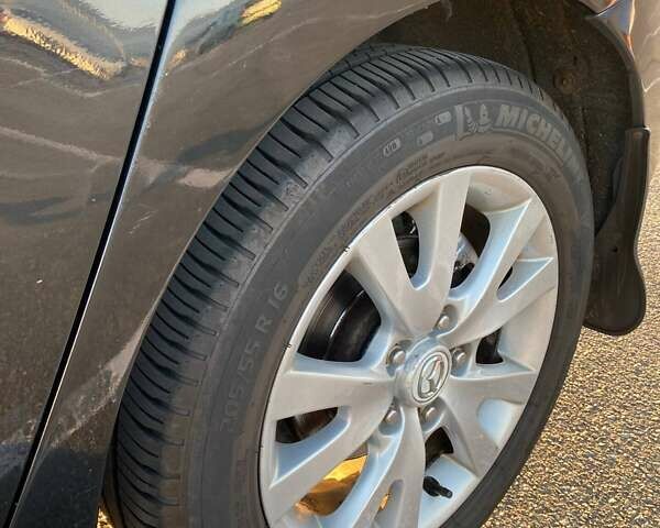 Черный Мазда 3, объемом двигателя 1.6 л и пробегом 168 тыс. км за 6300 $, фото 7 на Automoto.ua