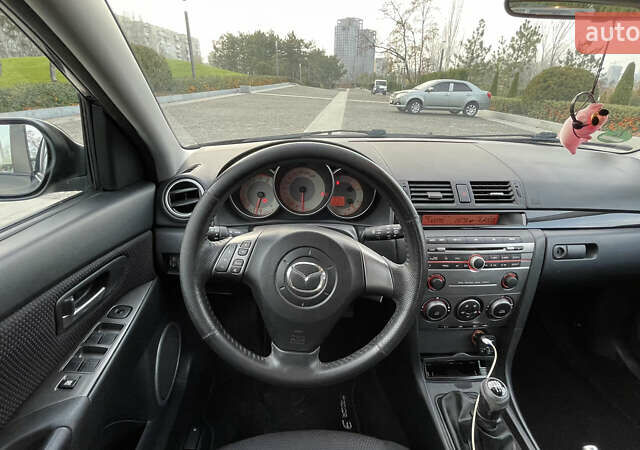 Черный Мазда 3, объемом двигателя 2 л и пробегом 220 тыс. км за 6000 $, фото 18 на Automoto.ua