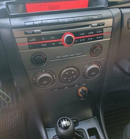 Чорний Мазда 3, об'ємом двигуна 1.6 л та пробігом 205 тис. км за 4999 $, фото 10 на Automoto.ua