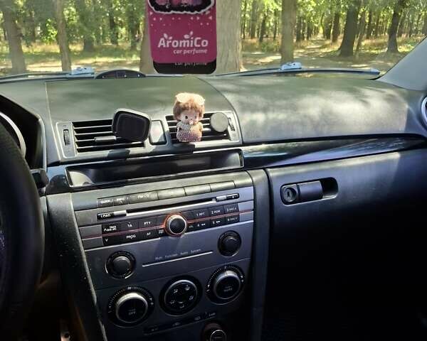 Черный Мазда 3, объемом двигателя 1.6 л и пробегом 199 тыс. км за 5900 $, фото 5 на Automoto.ua