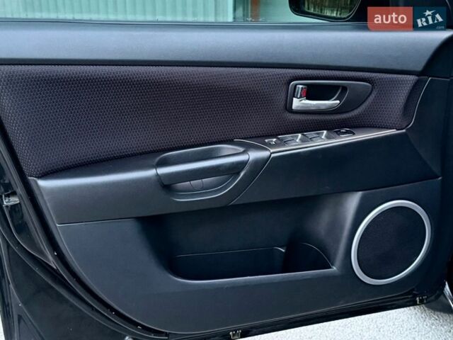 Черный Мазда 3, объемом двигателя 1.6 л и пробегом 197 тыс. км за 5700 $, фото 13 на Automoto.ua