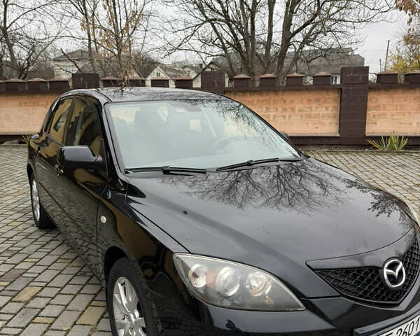Черный Мазда 3, объемом двигателя 1.6 л и пробегом 217 тыс. км за 5800 $, фото 2 на Automoto.ua