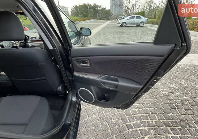 Черный Мазда 3, объемом двигателя 2 л и пробегом 220 тыс. км за 6000 $, фото 29 на Automoto.ua