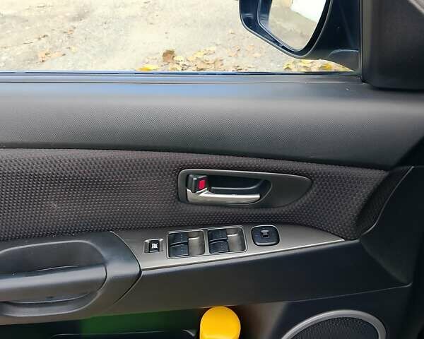 Чорний Мазда 3, об'ємом двигуна 1.6 л та пробігом 158 тис. км за 6000 $, фото 6 на Automoto.ua