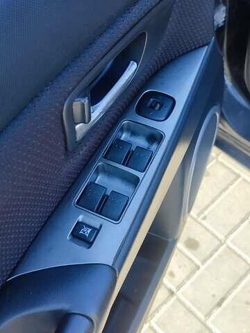 Чорний Мазда 3, об'ємом двигуна 1.6 л та пробігом 215 тис. км за 6500 $, фото 3 на Automoto.ua