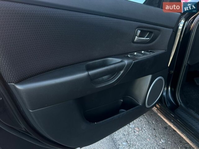 Чорний Мазда 3, об'ємом двигуна 1.6 л та пробігом 146 тис. км за 5850 $, фото 24 на Automoto.ua