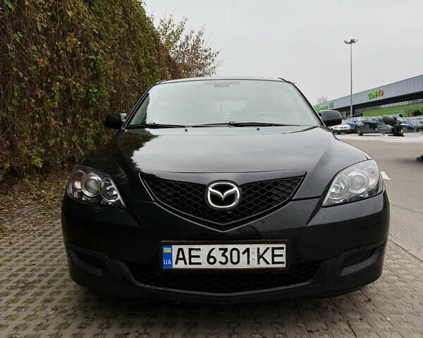 Черный Мазда 3, объемом двигателя 2 л и пробегом 274 тыс. км за 6800 $, фото 1 на Automoto.ua