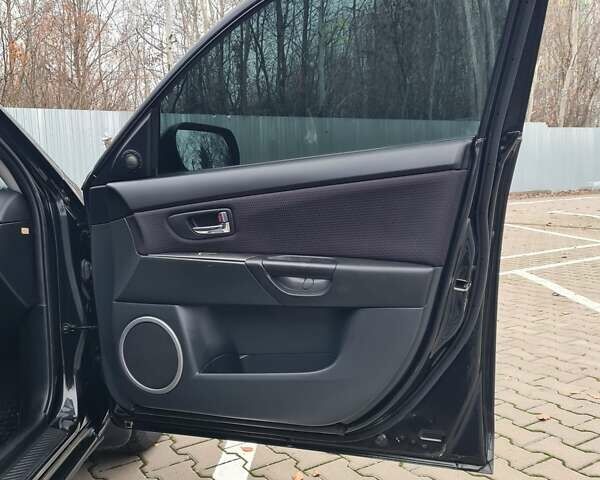 Черный Мазда 3, объемом двигателя 1.6 л и пробегом 182 тыс. км за 5500 $, фото 19 на Automoto.ua