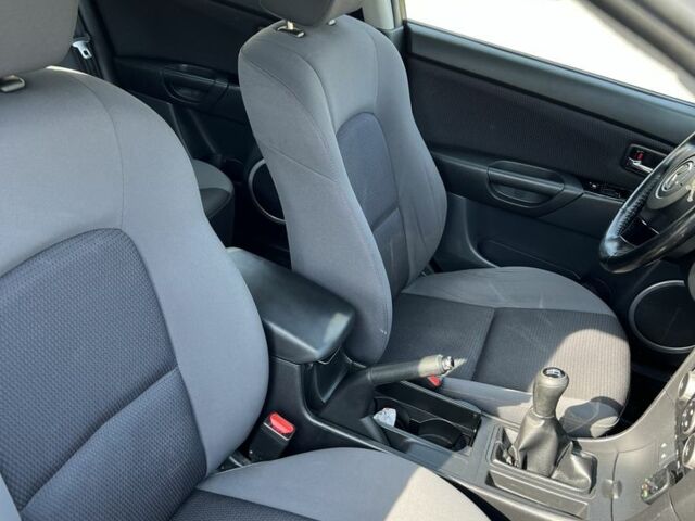 Черный Мазда 3, объемом двигателя 1.6 л и пробегом 203 тыс. км за 5000 $, фото 3 на Automoto.ua