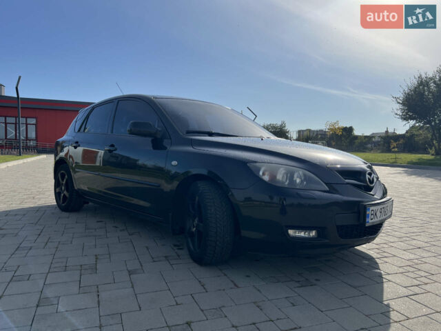 Черный Мазда 3, объемом двигателя 2 л и пробегом 288 тыс. км за 5100 $, фото 3 на Automoto.ua