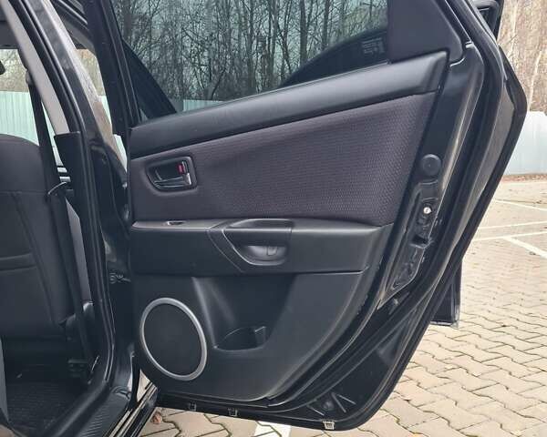 Черный Мазда 3, объемом двигателя 1.6 л и пробегом 182 тыс. км за 5500 $, фото 20 на Automoto.ua