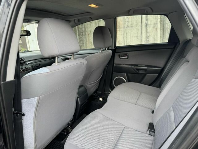 Черный Мазда 3, объемом двигателя 1.6 л и пробегом 215 тыс. км за 5850 $, фото 12 на Automoto.ua