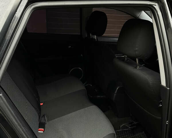 Черный Мазда 3, объемом двигателя 1.6 л и пробегом 210 тыс. км за 5200 $, фото 11 на Automoto.ua