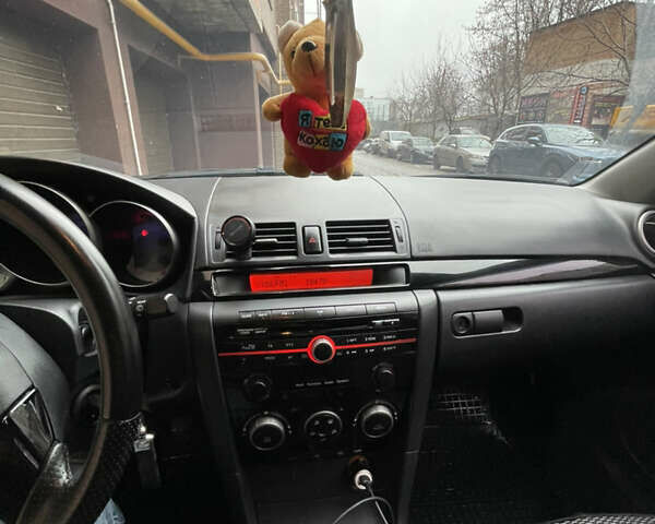Черный Мазда 3, объемом двигателя 1.6 л и пробегом 210 тыс. км за 5200 $, фото 15 на Automoto.ua
