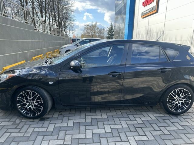 Черный Мазда 3, объемом двигателя 1.6 л и пробегом 215 тыс. км за 5800 $, фото 2 на Automoto.ua