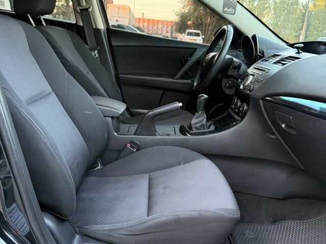 Чорний Мазда 3, об'ємом двигуна 1.6 л та пробігом 220 тис. км за 5900 $, фото 8 на Automoto.ua
