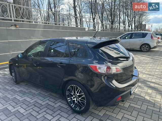 Черный Мазда 3, объемом двигателя 1.6 л и пробегом 214 тыс. км за 6500 $, фото 4 на Automoto.ua