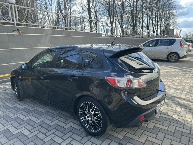 Черный Мазда 3, объемом двигателя 1.6 л и пробегом 215 тыс. км за 5800 $, фото 1 на Automoto.ua