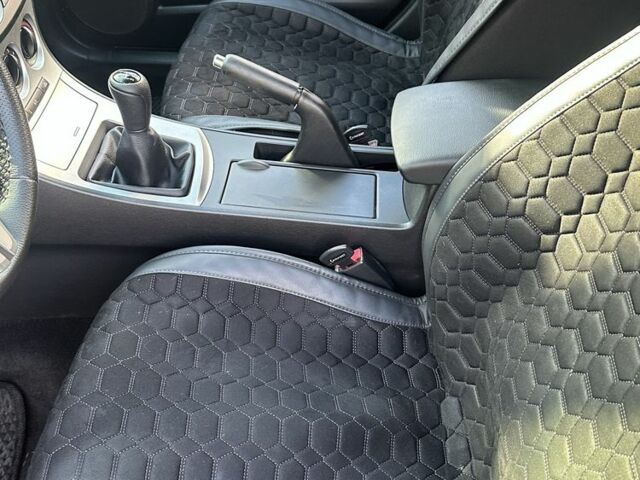 Черный Мазда 3, объемом двигателя 1.6 л и пробегом 215 тыс. км за 5800 $, фото 5 на Automoto.ua