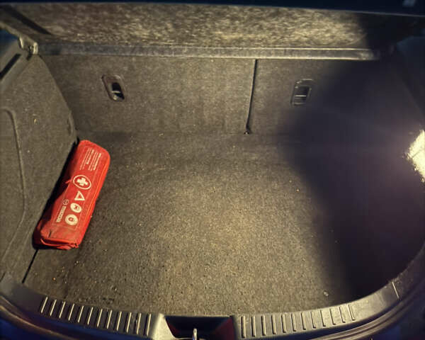 Черный Мазда 3, объемом двигателя 1.56 л и пробегом 243 тыс. км за 6300 $, фото 2 на Automoto.ua