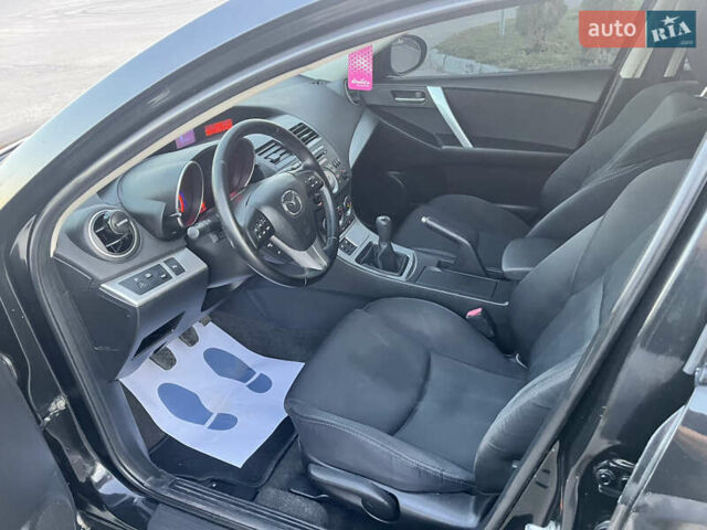 Чорний Мазда 3, об'ємом двигуна 1.6 л та пробігом 213 тис. км за 6900 $, фото 23 на Automoto.ua
