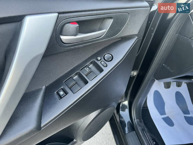 Чорний Мазда 3, об'ємом двигуна 1.6 л та пробігом 213 тис. км за 6900 $, фото 27 на Automoto.ua