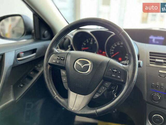 Черный Мазда 3, объемом двигателя 1.6 л и пробегом 219 тыс. км за 6700 $, фото 17 на Automoto.ua