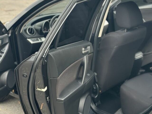 Черный Мазда 3, объемом двигателя 1.6 л и пробегом 224 тыс. км за 7500 $, фото 4 на Automoto.ua