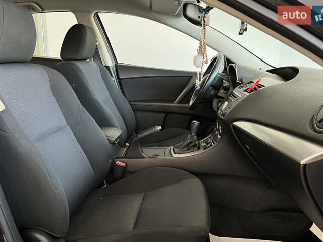 Черный Мазда 3, объемом двигателя 1.6 л и пробегом 219 тыс. км за 6700 $, фото 10 на Automoto.ua