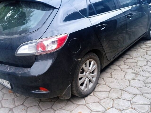 Чорний Мазда 3, об'ємом двигуна 1.6 л та пробігом 309 тис. км за 7350 $, фото 3 на Automoto.ua