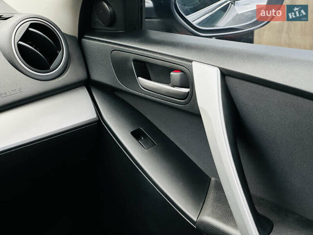 Чорний Мазда 3, об'ємом двигуна 2 л та пробігом 188 тис. км за 8200 $, фото 26 на Automoto.ua