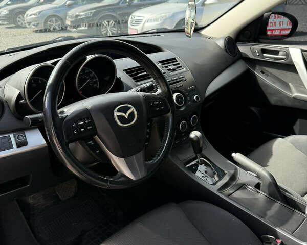 Чорний Мазда 3, об'ємом двигуна 2.5 л та пробігом 288 тис. км за 8300 $, фото 7 на Automoto.ua