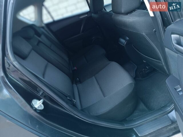 Черный Мазда 3, объемом двигателя 1.6 л и пробегом 280 тыс. км за 5800 $, фото 13 на Automoto.ua