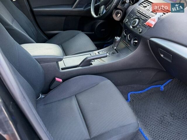 Черный Мазда 3, объемом двигателя 2 л и пробегом 275 тыс. км за 6900 $, фото 19 на Automoto.ua