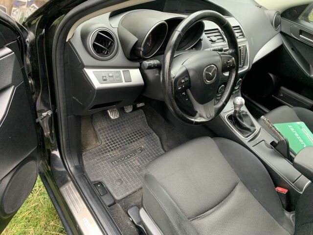 Черный Мазда 3, объемом двигателя 1.6 л и пробегом 220 тыс. км за 3600 $, фото 4 на Automoto.ua