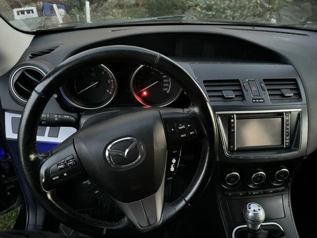 Чорний Мазда 3, об'ємом двигуна 1.6 л та пробігом 211 тис. км за 3850 $, фото 9 на Automoto.ua