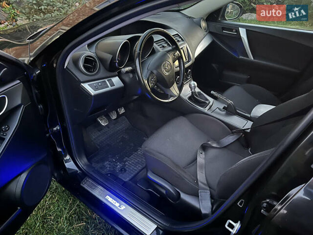 Черный Мазда 3, объемом двигателя 1.6 л и пробегом 211 тыс. км за 3900 $, фото 10 на Automoto.ua