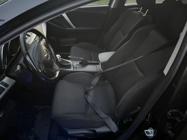 Чорний Мазда 3, об'ємом двигуна 1.6 л та пробігом 211 тис. км за 3850 $, фото 13 на Automoto.ua