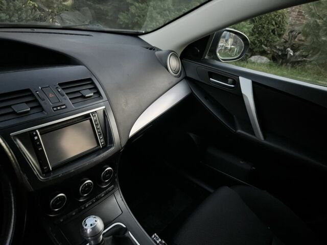 Чорний Мазда 3, об'ємом двигуна 1.6 л та пробігом 211 тис. км за 3850 $, фото 12 на Automoto.ua