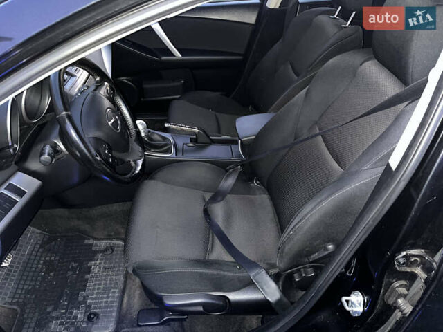 Черный Мазда 3, объемом двигателя 1.6 л и пробегом 211 тыс. км за 3900 $, фото 13 на Automoto.ua