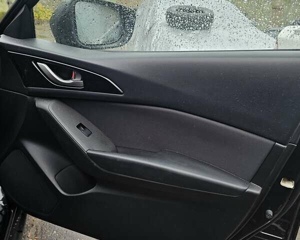 Чорний Мазда 3, об'ємом двигуна 1.5 л та пробігом 170 тис. км за 3500 $, фото 18 на Automoto.ua