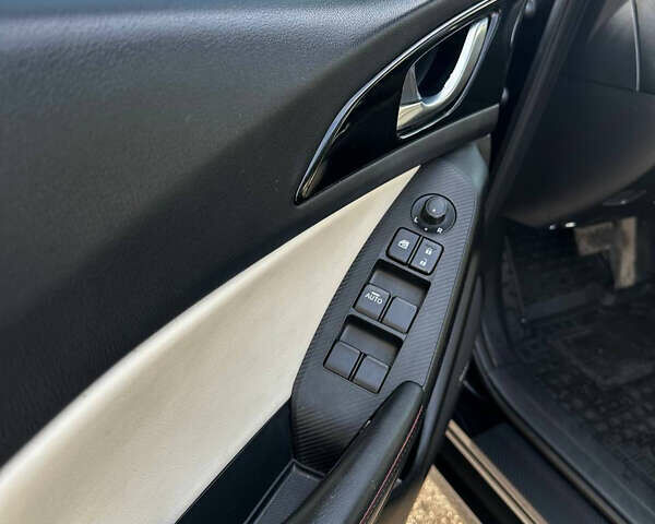 Черный Мазда 3, объемом двигателя 2.49 л и пробегом 133 тыс. км за 11500 $, фото 7 на Automoto.ua