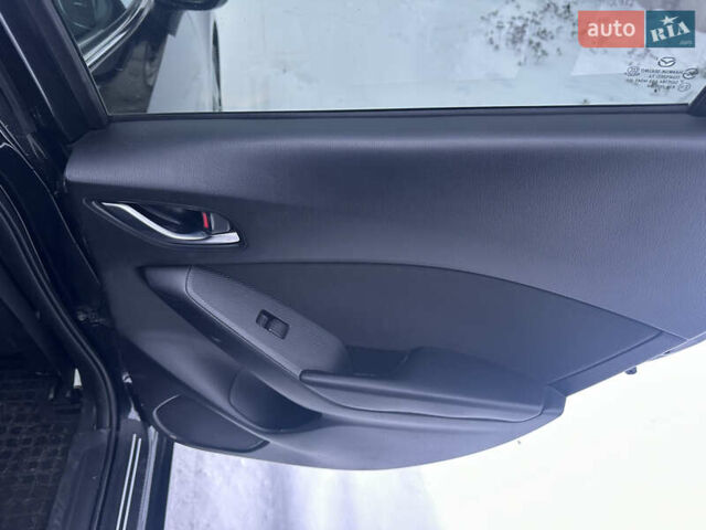 Чорний Мазда 3, об'ємом двигуна 2.19 л та пробігом 289 тис. км за 9300 $, фото 6 на Automoto.ua